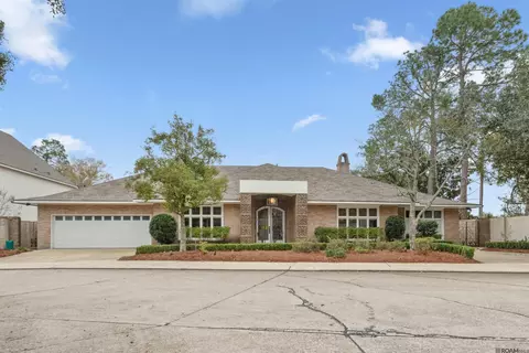 2 Stones Throw Dr, Baton Rouge, LA 70809