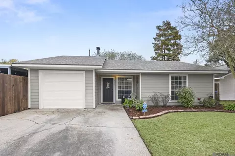 37450 W Hillside Dr, Prairieville, LA 70769
