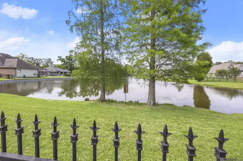 35430 Oak Manor Ave, Geismar, LA 70734