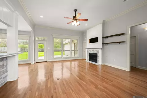 Living - 34122 Springlake Dr, Walker, LA 70785 photo 1 of 3