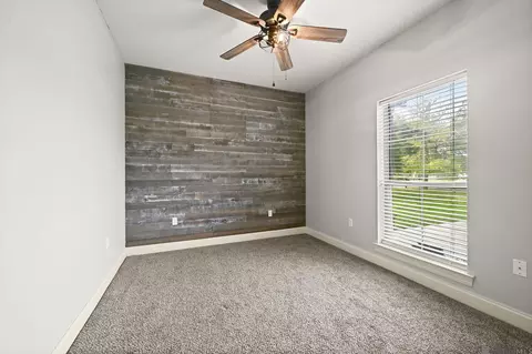 Bedroom - 34122 Springlake Dr, Walker, LA 70785 photo 2 of 3