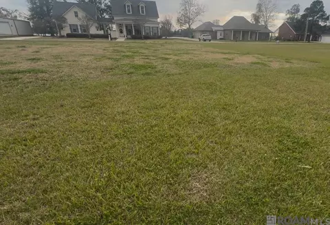 117 Sweet Haven Dr, Donaldsonville, LA 70346