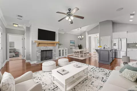 7373 Estelle Dr, Denham Springs, LA 70726