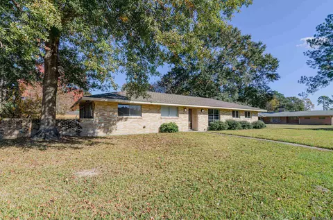 9587 Chanadia Dr, Baton Rouge, LA 70810