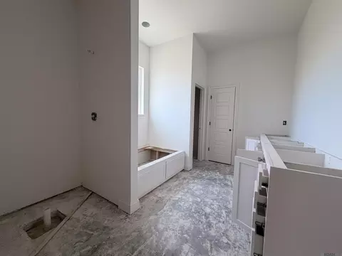 Bath - 117 Sophia Dr, Luling, LA 70070 photo 1 of 3