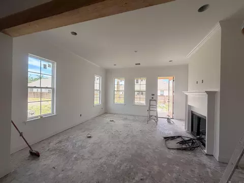 Living - 117 Sophia Dr, Luling, LA 70070 photo 2 of 4