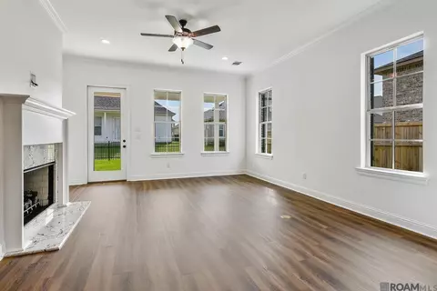 Living - 117 Sophia Dr, Luling, LA 70070 photo 4 of 4