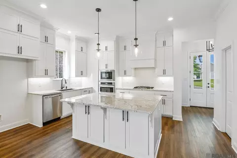 Kitchen - 117 Sophia Dr, Luling, LA 70070 photo 2 of 3
