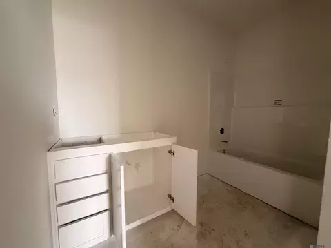 Bath - 117 Sophia Dr, Luling, LA 70070 photo 2 of 3