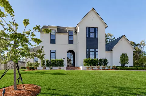 8228 Oakridge Dr, Baton Rouge, LA 70810