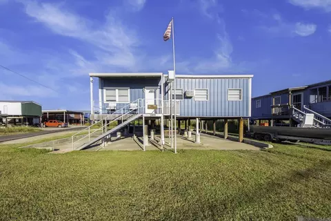 1008 Four Point Rd, Dulac, LA 70353
