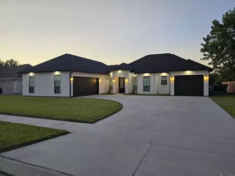 198 River Pl, Hahnville, LA 70057