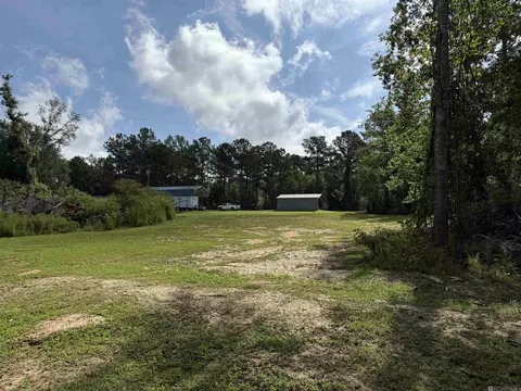 Exterior - 401 Montgomery Rd, Summit, MS 39666 photo 2 of 3