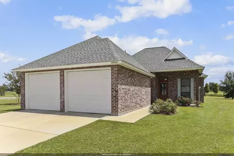 39561 Hernando De Soto Dr, Darrow, LA 70725