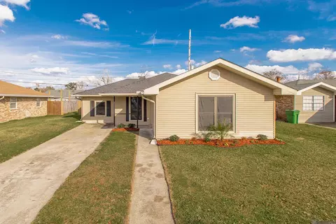 1800 Cartier Dr, Laplace, LA 70068