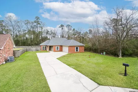 8085 Wolf Creek Pl, Denham Springs, LA 70726