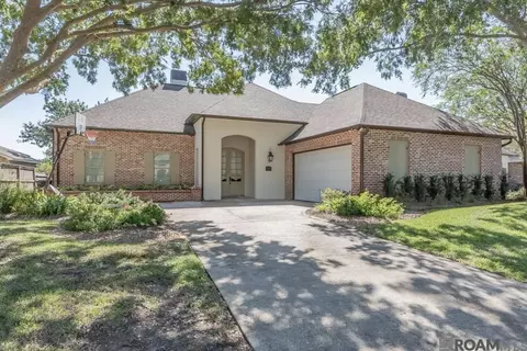 313 Grand Lakes Dr, Baton Rouge, LA 70810