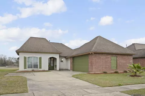 9113 Highland Oaks Ave, Zachary, LA 70791