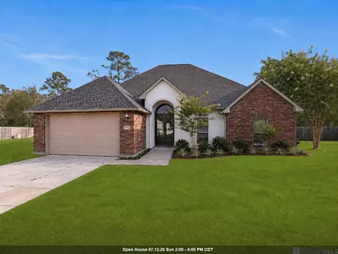 22782 Greencliff Dr, Denham Springs, LA 70726