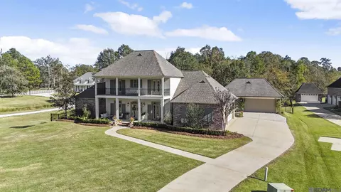 6448 Oak Cluster Dr, Greenwell Springs, LA 70739