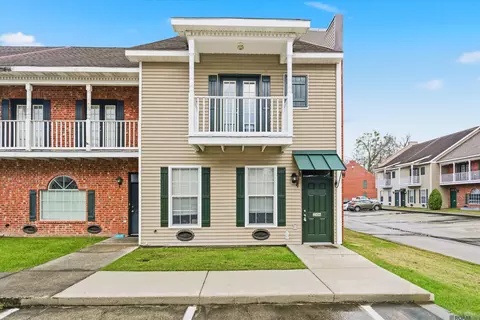 2106 Belle Pointe Aly, Baton Rouge, LA 70820