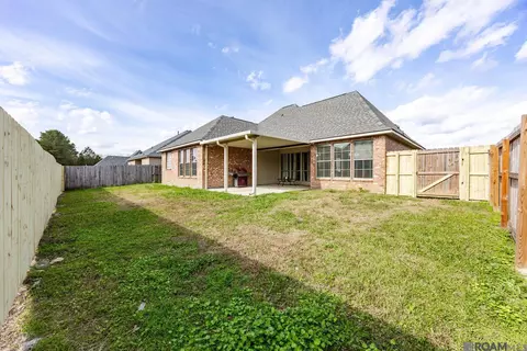 Exterior - 13366 Autumn Run Dr, Walker, LA 70785 photo 2 of 5