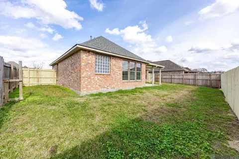 Exterior - 13366 Autumn Run Dr, Walker, LA 70785 photo 3 of 5