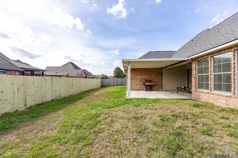 Exterior - 13366 Autumn Run Dr, Walker, LA 70785 photo 4 of 5