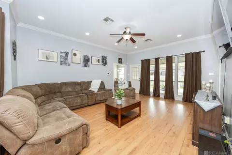 Living - 13366 Autumn Run Dr, Walker, LA 70785 photo 1 of 1