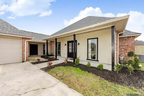 Exterior - 13366 Autumn Run Dr, Walker, LA 70785 photo 1 of 5