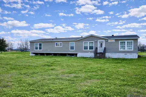 8435 Neal Ln, Morganza, LA 70759