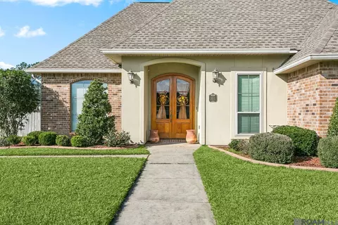Exterior - 34113 Spring Lake Dr, Walker, LA 70785 photo 2 of 4