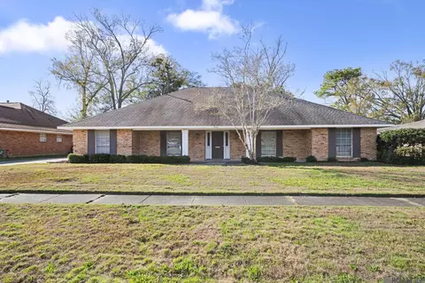 886 Hedgewood Dr, Baton Rouge, LA 70815