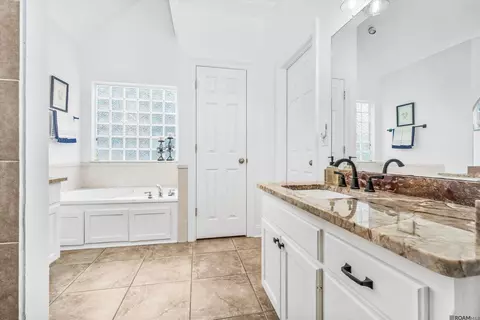 Bath - 11135 Peaks Ave, Walker, LA 70785 photo 1 of 3