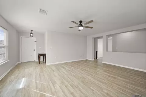 Living - 13551 Rose Dr, Walker, LA 70785 photo 2 of 2