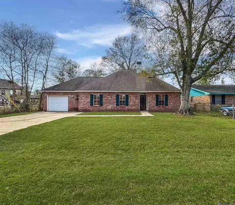 20359 Lynda Dr, Springfield, LA 70462