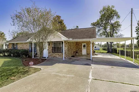 6800 Parlange Ln, New Roads, LA 70760