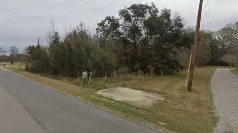 1139 Holly Dr, Slaughter, LA 70777