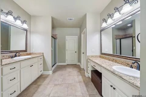 Bath - 30979 Ridgeway Dr, Walker, LA 70785 photo 3 of 5