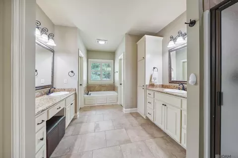 Bath - 30979 Ridgeway Dr, Walker, LA 70785 photo 1 of 5