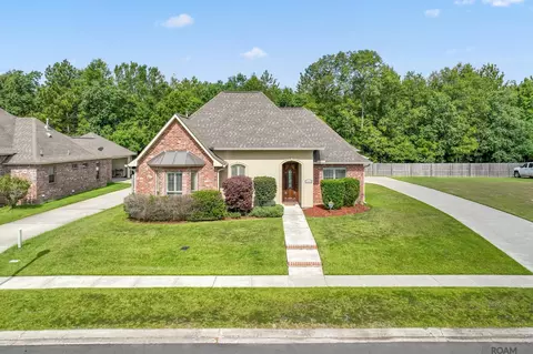 Exterior - 30979 Ridgeway Dr, Walker, LA 70785 photo 1 of 5