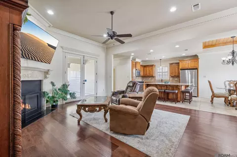 Living - 30979 Ridgeway Dr, Walker, LA 70785 photo 2 of 2