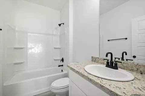 Bath - 966 Ryan Ave, Baker, LA 70714 photo 3 of 4