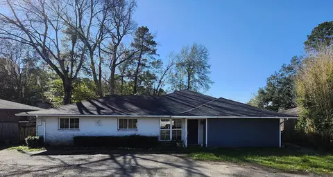 15560 Tiger Bend Rd, Baton Rouge, LA 70817