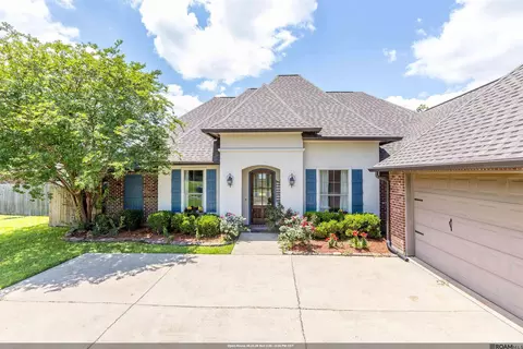 7335 Oakview Dr, Zachary, LA 70791