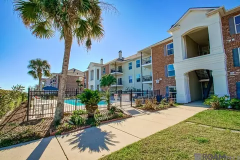 12430 River Highlands # V, Saint Amant, LA 70774