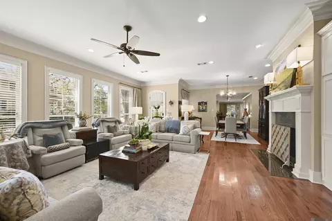 1385 Lobdell Ave, Baton Rouge, LA 70806