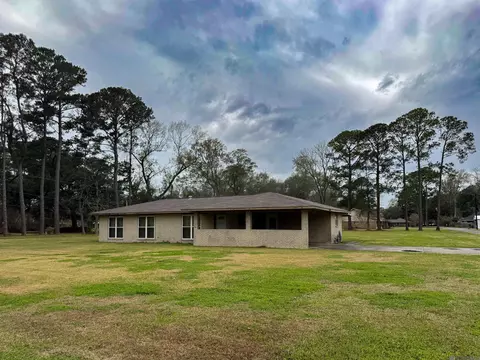920 River Oaks St, Brusly, LA 70719