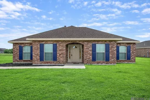 121 Therease St, Vacherie, LA 70090