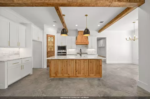 10642 Summerside Dr, Baker, LA 70714